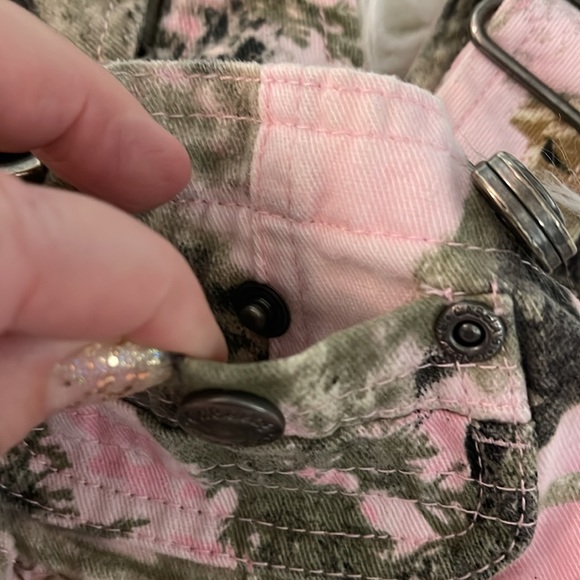 Cabela’s 3 Month Old Infant Pink Camouflage Overalls - Picture 8 of 11
